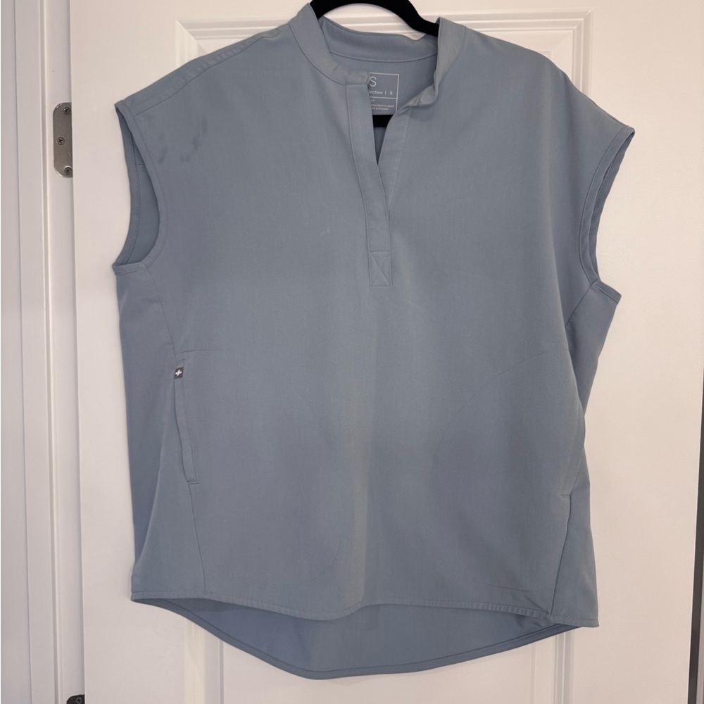 Figs Women’s Rafaela Top Dusty Blue - Picture 2 of 6